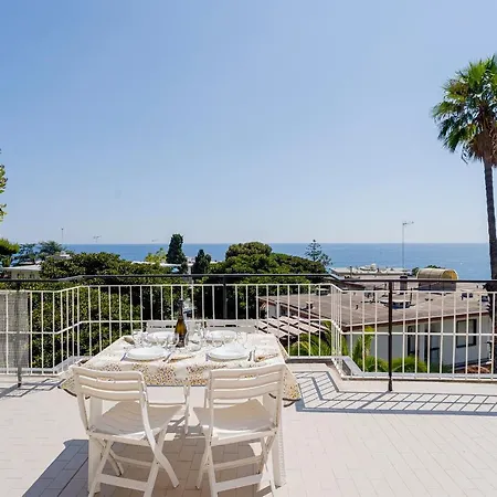 Guesthost - Tre Ponti Panoramic Seaview Apartment *