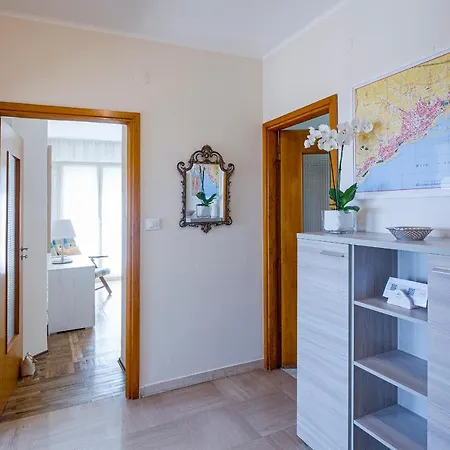 Guesthost - Tre Ponti Panoramic Seaview Apartamento Sanremo