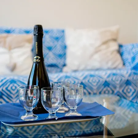 Guesthost - Tre Ponti Panoramic Seaview 아파트 산레모