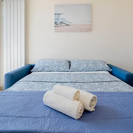 Guesthost - Tre Ponti Panoramic Seaview Apartamento *