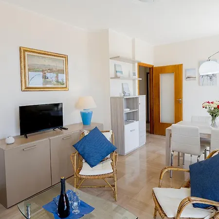 Guesthost - Tre Ponti Panoramic Seaview Apartamento