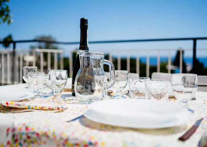 Guesthost - Tre Ponti Panoramic Seaview 아파트 산레모