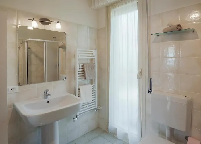 Guesthost - Tre Ponti Panoramic Seaview 아파트 산레모