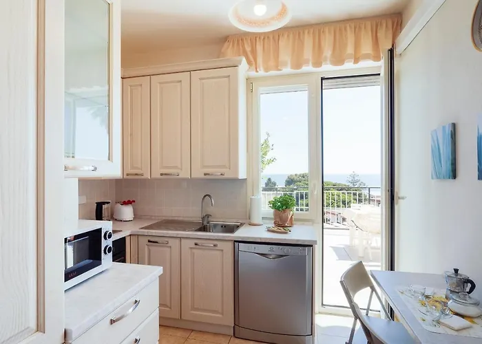 Guesthost - Tre Ponti Panoramic Seaview 아파트 *